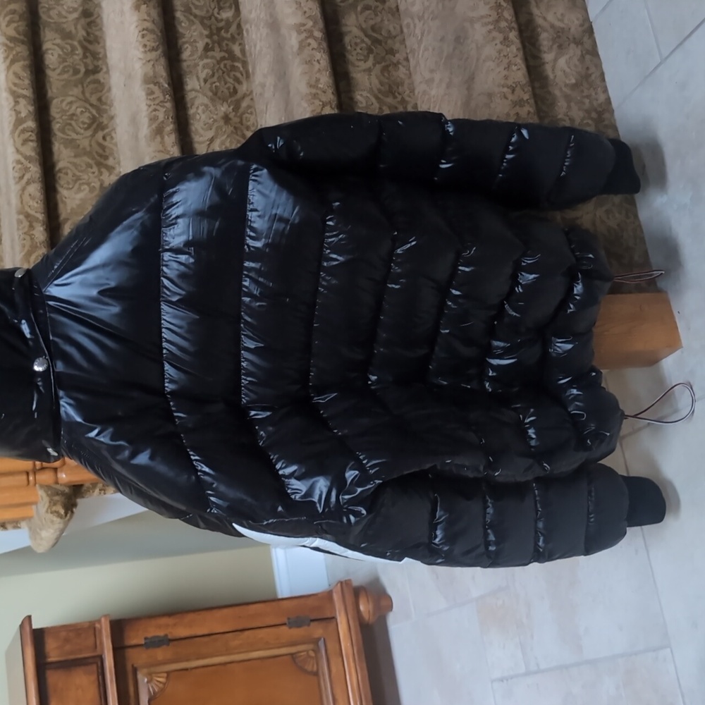 Moncler Shiny Black Puffer with White Emblem, size 4 XL - Picture 5 of 10